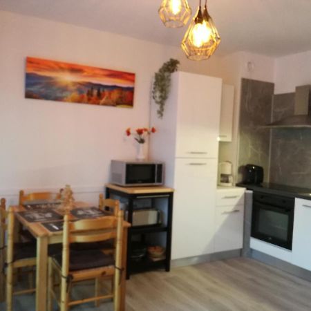 Le Tout A Pied Apartment Сен-Лари-Сулан Екстериор снимка