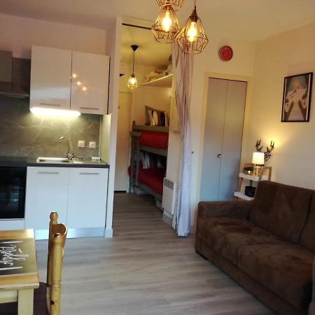Le Tout A Pied Apartment Сен-Лари-Сулан Екстериор снимка