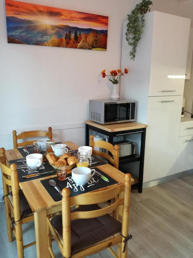 Le Tout A Pied Apartment Сен-Лари-Сулан Екстериор снимка