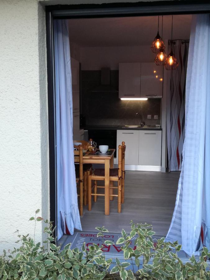 Le Tout A Pied Apartment Сен-Лари-Сулан Екстериор снимка
